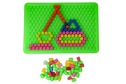 Juego didáctico con bloques de colores