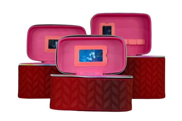 369c51fb-610f-4043-adc8-be26ebb83146.jpg Estuches para artículos de maquillaje diseño rama de hojas - Imagen 1