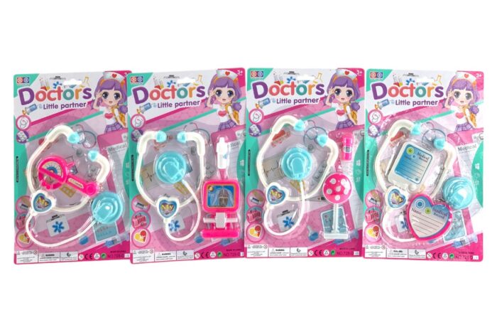 Un estetoscopio de juguete con dos fichas medicas - Imagen 1