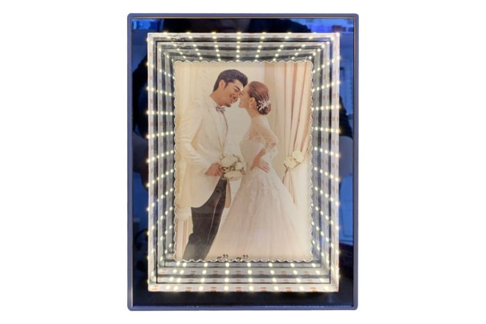 978865-5 Marco de Foto Diseño Espejo 20x25cm Luz Led - Imagen 5