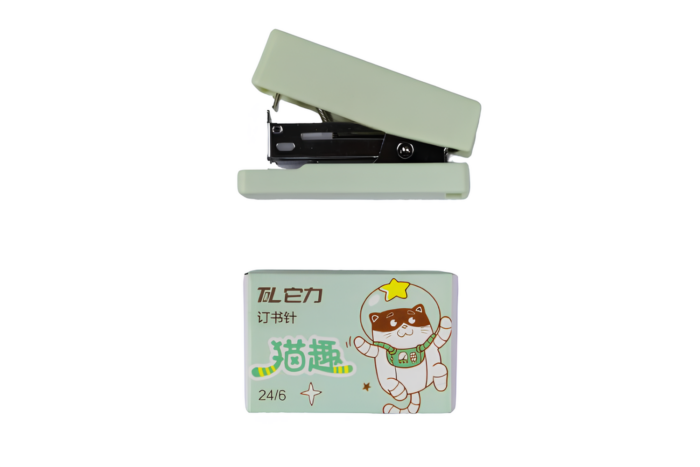 Mini corchetera kawaii con cajita de corchetes - Imagen 2