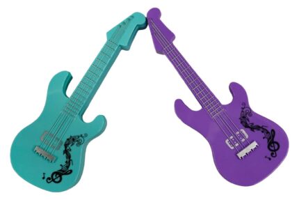 Estuche de guitarra con maquillaje