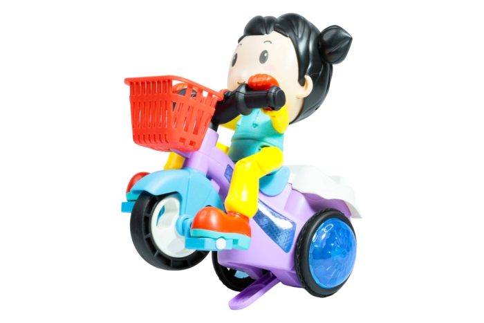 Niño con triciclo - Imagen 4