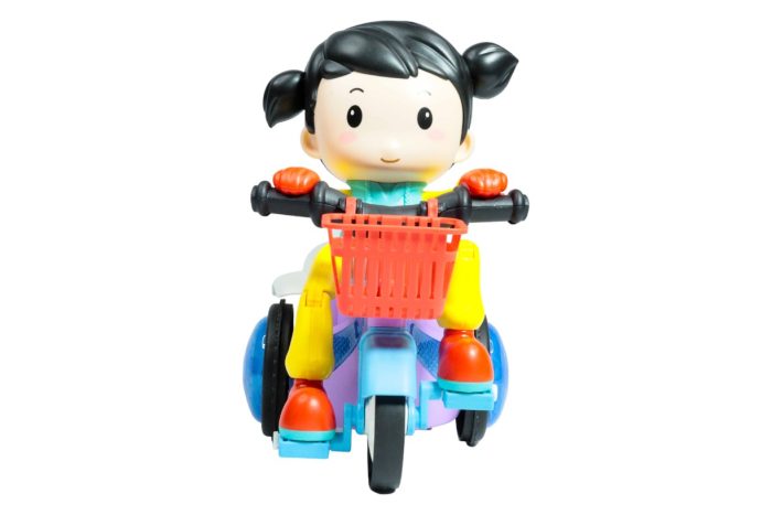 Niño con triciclo - Imagen 2