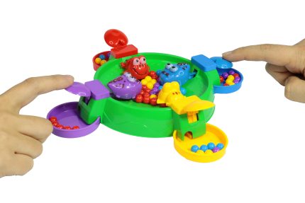 juguetes de mesa, ranas hambrientas.
