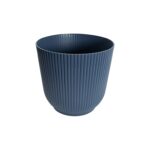 Maceta de plástico azul con diseño acanalado de 14x12,8cm para plantas medianas
