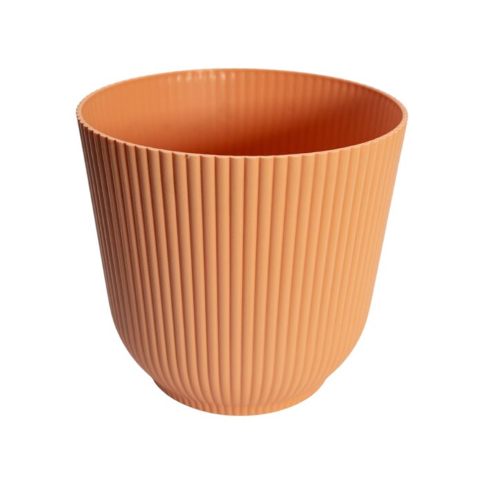 Maceta plástica acanalada color terracota de 22x20 cm con diseño moderno