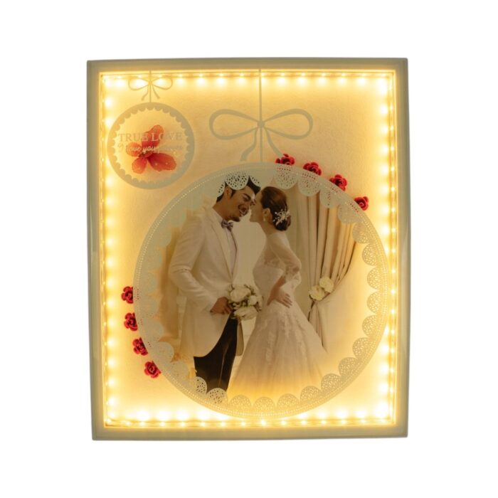 Marco de fotos vertical iluminado 26x31cm (con luz USB) - Imagen 4